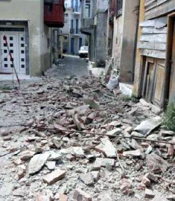6.2'lik deprem Yunanistan'da da hissedildi