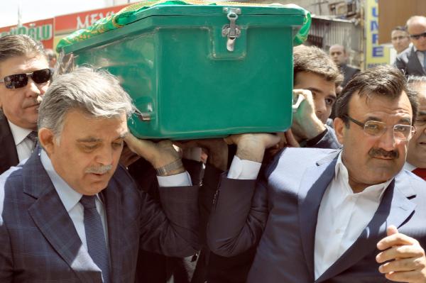 Abdullah Gül'ün babası son yolculuğuna uğurlandı