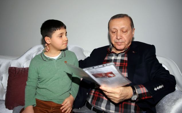 Erdoğan'dan 15 Temmuz gazisinin ailesini ziyaret etti