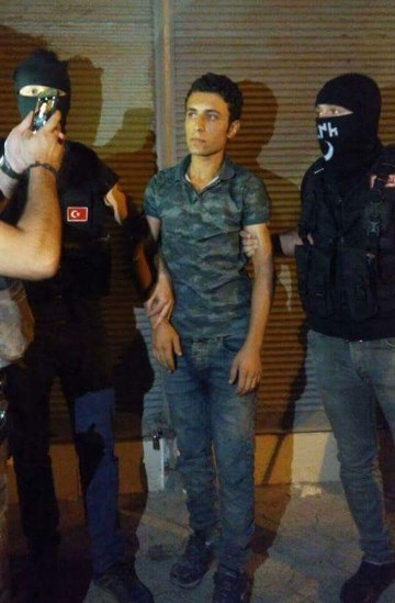Şehide hakaret eden Ozan Ayede gözaltına alındı