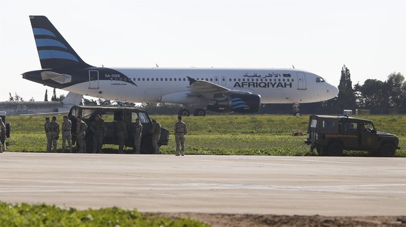 Libya'ya ait yolcu uçağı kaçırıldı