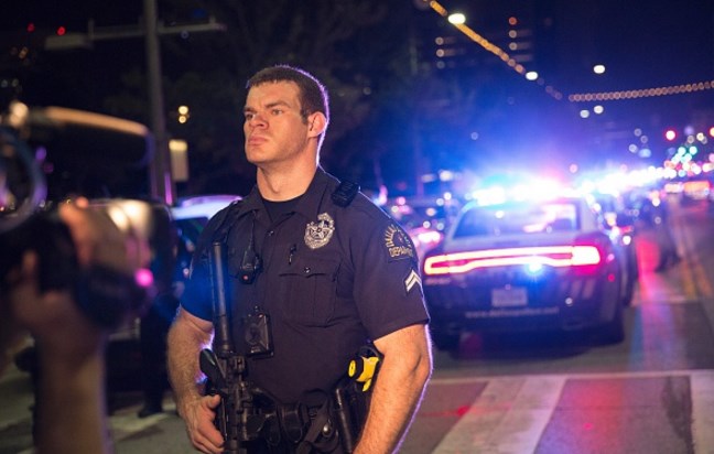 ABD’de protesto gösterileri: 5 polis memuru öldürüldü