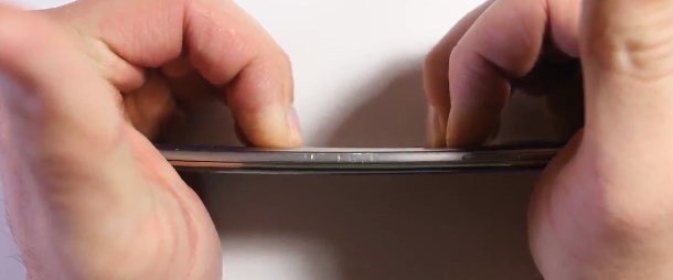 Samsung S7 Edge çakmakla yakıldı İZLE