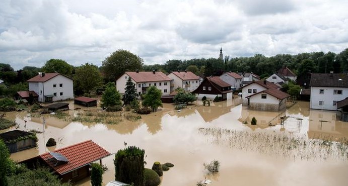 Almanya'da sel felaketi 6 can aldı