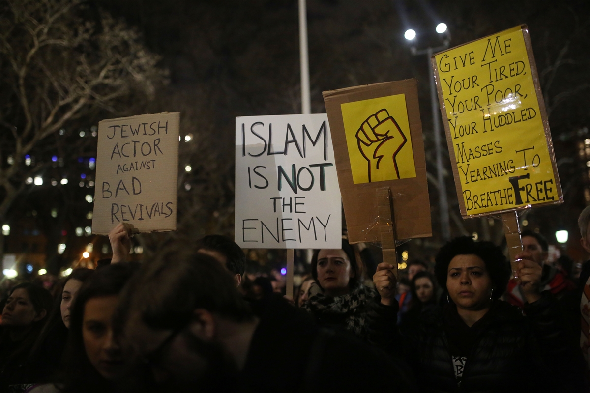 Amerikalılardan 'Hepimiz Müslümanız' sloganları