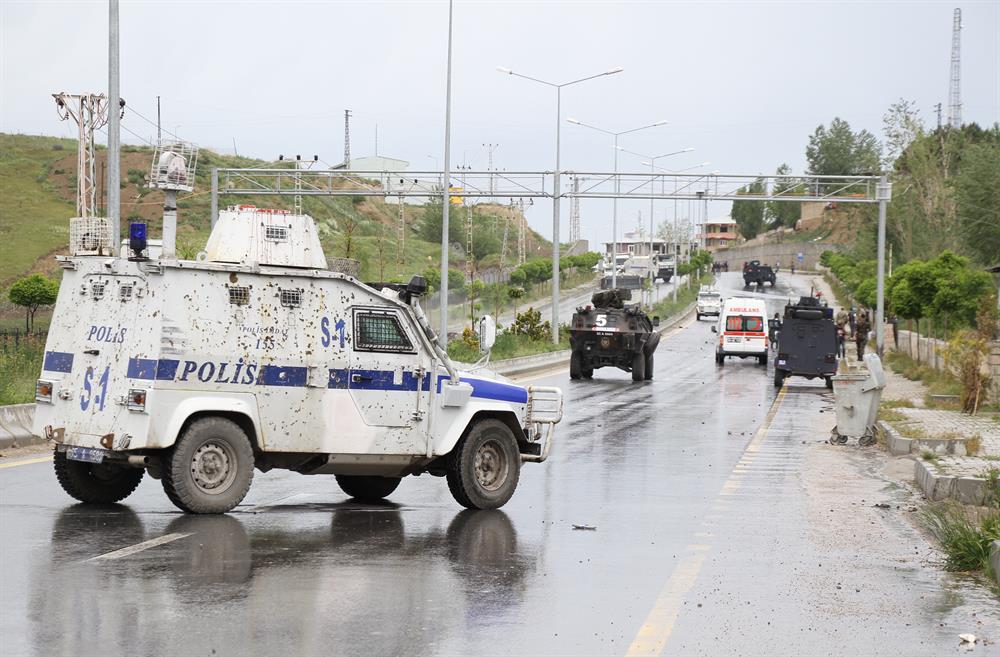 PKK Van'da rögara patlayıcı yerleştirdi