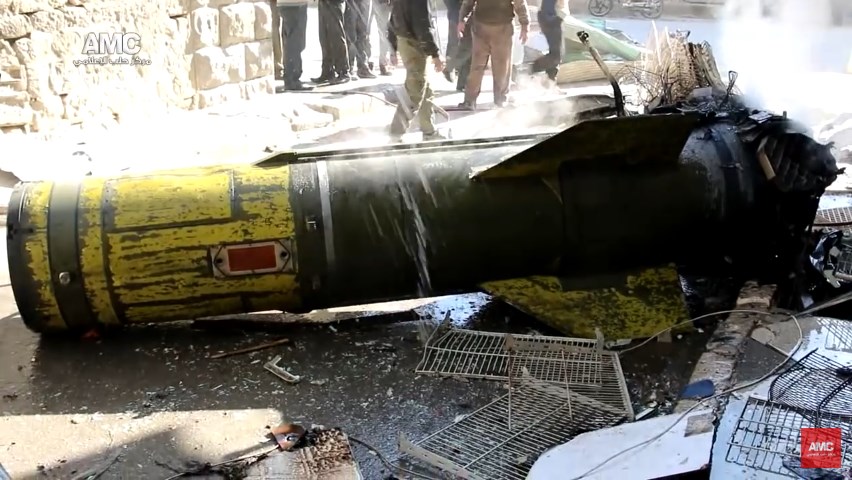 Halep'te patlamayan füzeyi soğutmaya çalıştılar