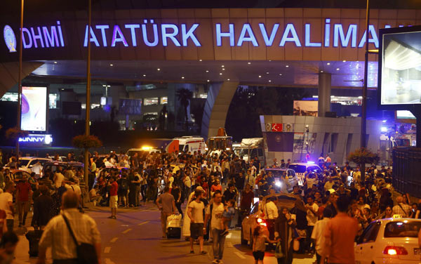 Görgü tanıkları Atatürk Havalimanı saldırısını anlattı