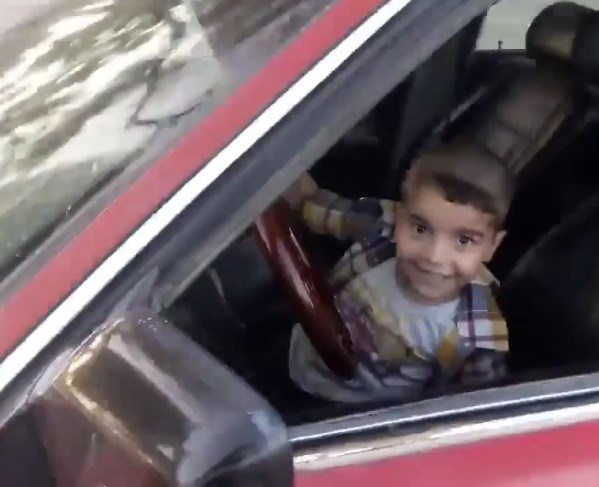 3 yaşındaki Iraklı çocuk drift yaptı