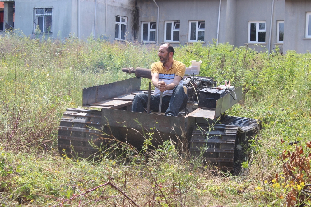 Darbecilere sinirlenen Kocaelili tank yaptı