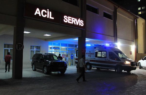 Sivas'ta polisin ateş alan silahı 3 meslektaşını yaraladı