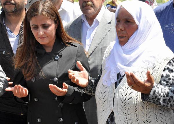 HDP'li vekil öldürülen teröriste dua etti