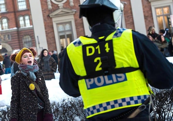 İsveç'te 500 ırkçı göstericiyi 500 polis korudu