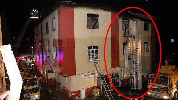 Adana Belediye Başkanı: Yangın merdiveni kilitliymiş