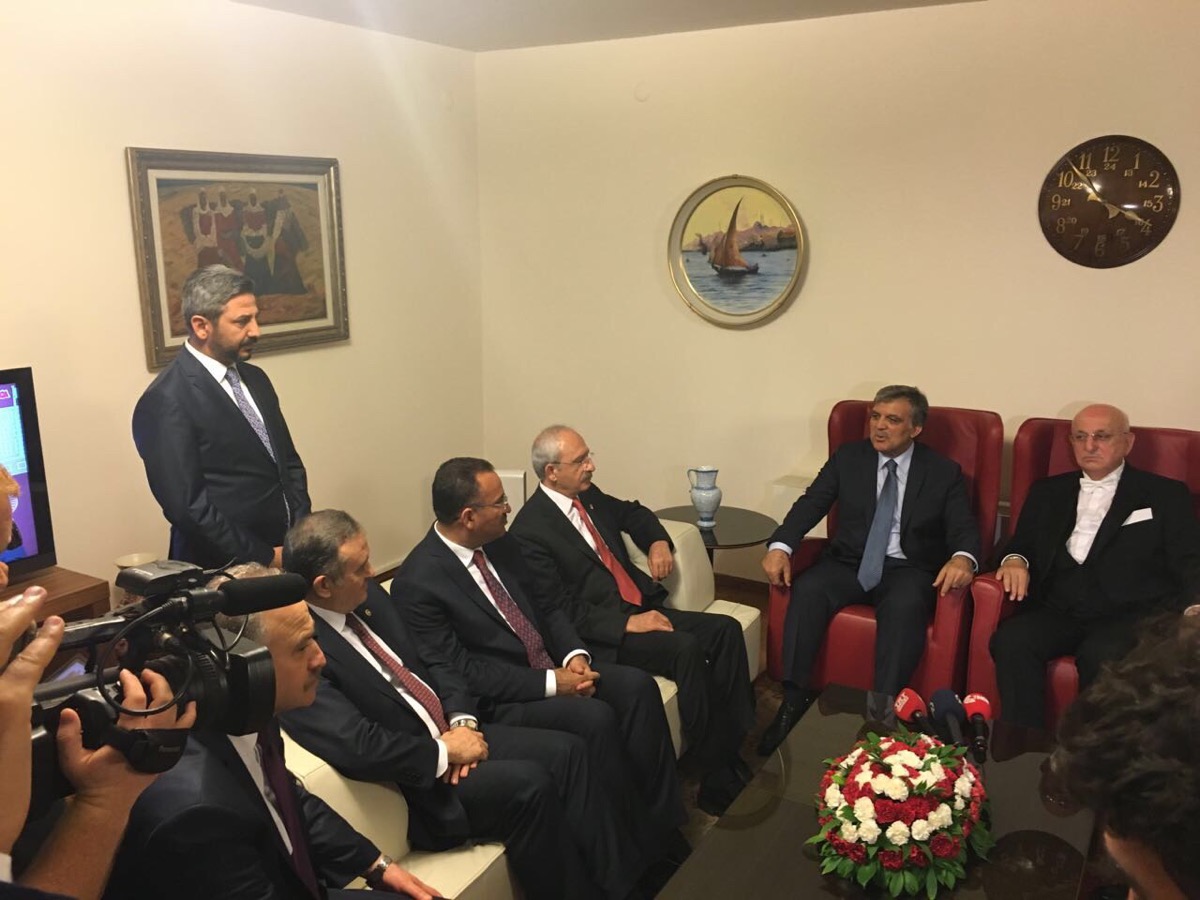 Abdullah Gül Meclis'te liderleri ziyaret etti