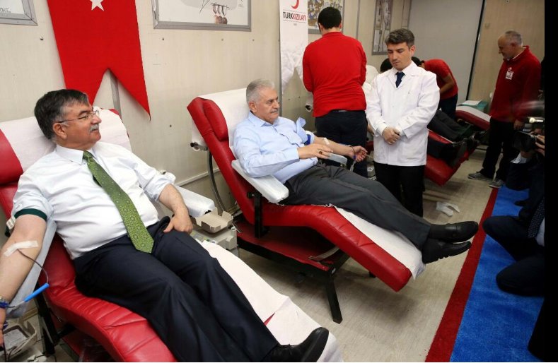 Başbakan Yıldırım'dan kan bağışı kampanyasına destek