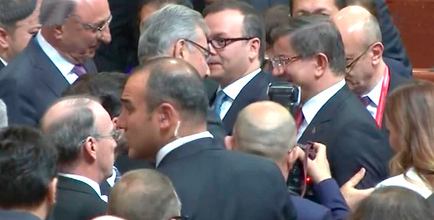 Ahmet Davutoğlu'na Deniz Baykal'dan tebrik