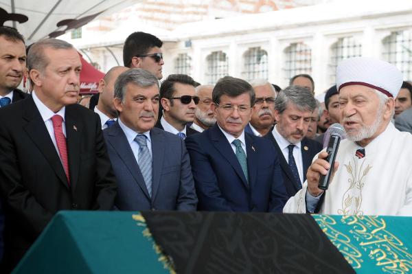 Erdoğan, Gül ve Davutoğlu aynı safta
