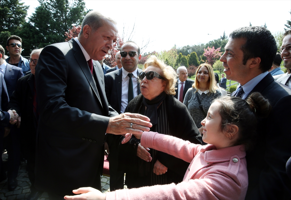 Cumhurbaşkanı Turgut Özal'ın kabrini ziyaret etti