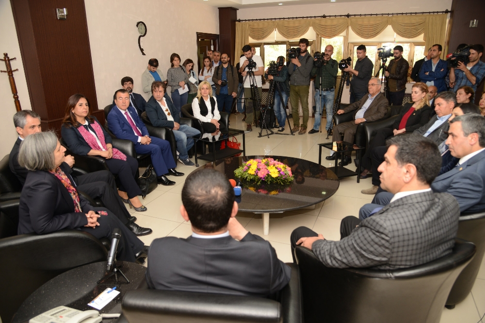 CHP heyetinden HDP'li Diyarbakır Belediyesi'ne ziyaret