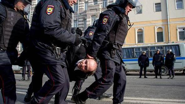 Rusya'dan protesto gsterileriyle ilgili aklama