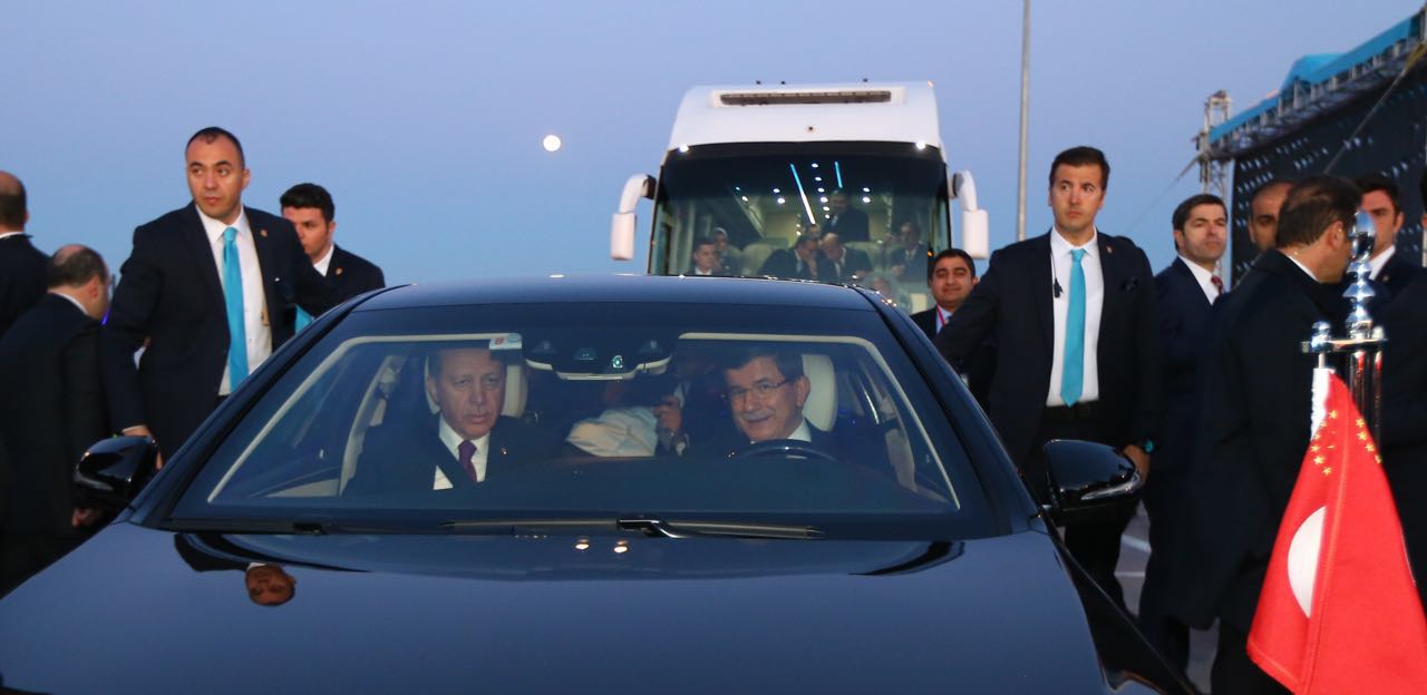 Erdoğan ile Davutoğlu Osman Gazi Köprüsü'nden geçti