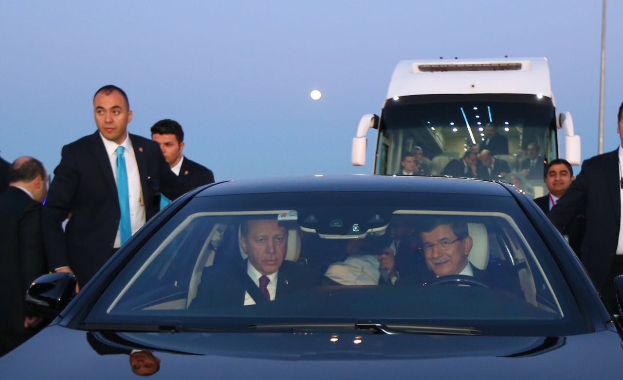 Erdoğan ile Davutoğlu Osman Gazi Köprüsü'nden geçti