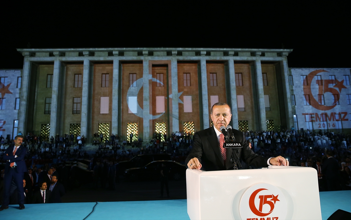 Cumhurbaşkanı Erdoğan Meclis önünde konuştu
