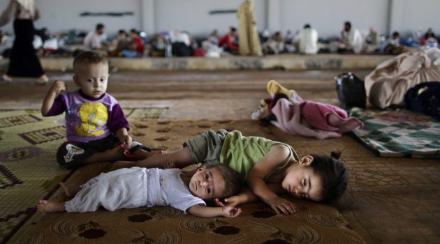 Suriyeli yetimler harçlıklarını Arakan'a yolladı 