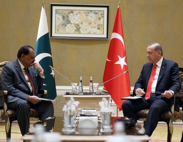 Erdoğan'dan Kazakistan'da diplomasi trafiği