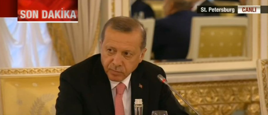 Erdoğan ile Putin Türk-Rus iş adamlarıyla yemekte buluştu