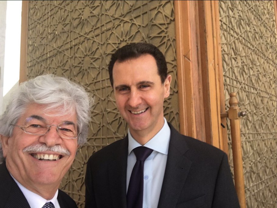 İtalyan senatör Esad'la selfie yaptı