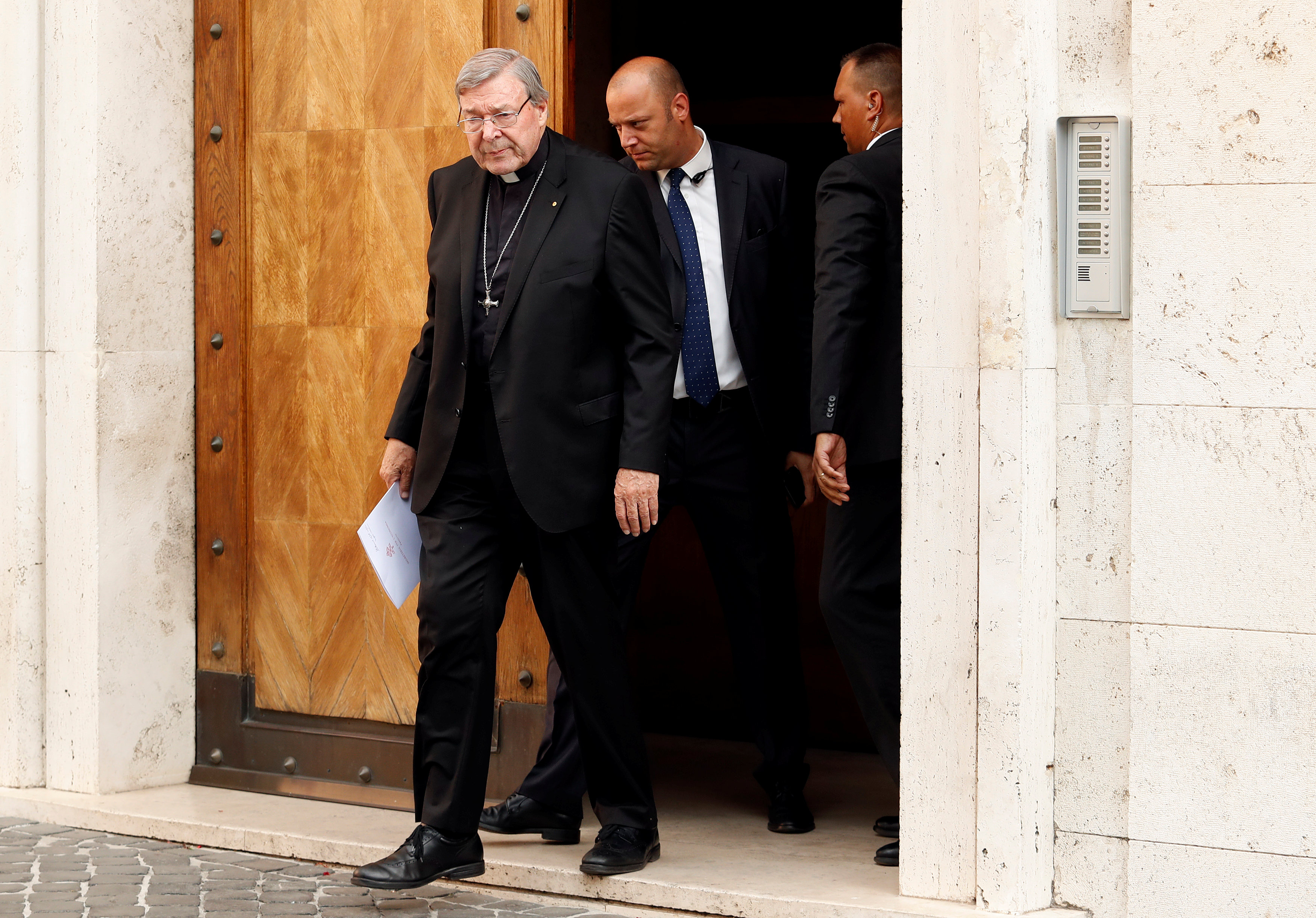 Papa'nın üst düzey danışmanı cinsel tacizle suçlanıyor