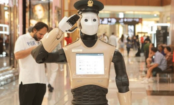 Dubai'de ilk robot polis görev başına geçiyor