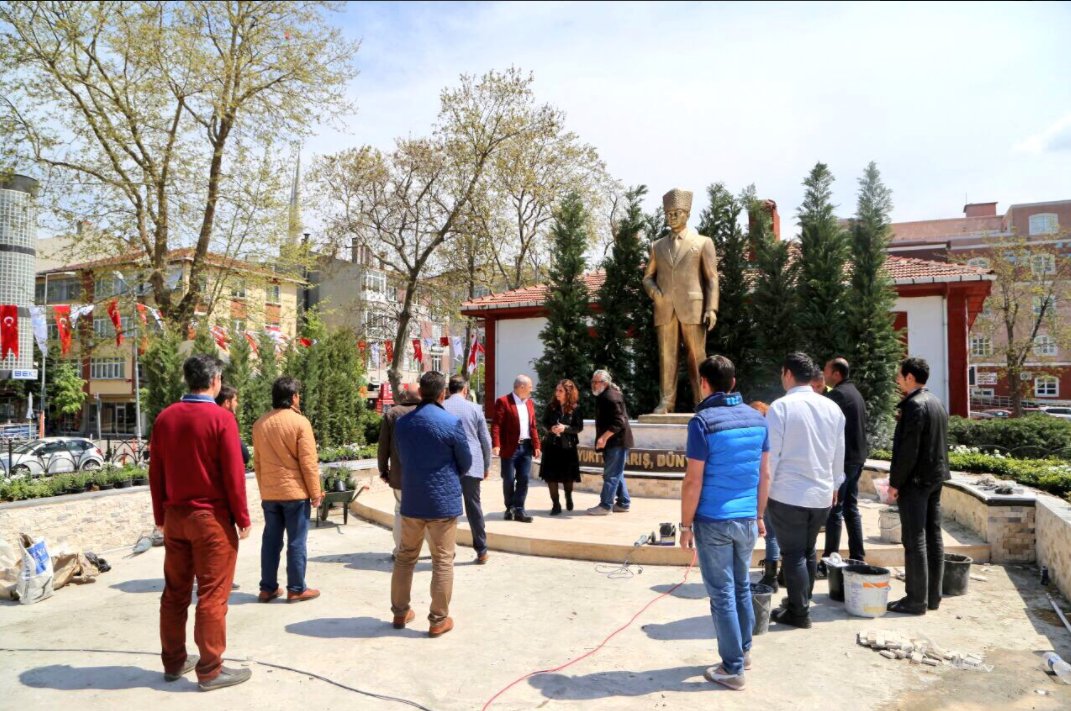 Albatros Parkı'nı satan CHP'li belediyenin heykel sevdası