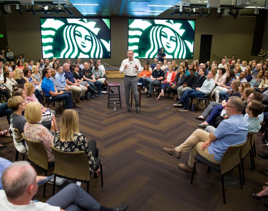 Starbucks'ın kurucusu: ABD değerleri uçurumun kenarında
