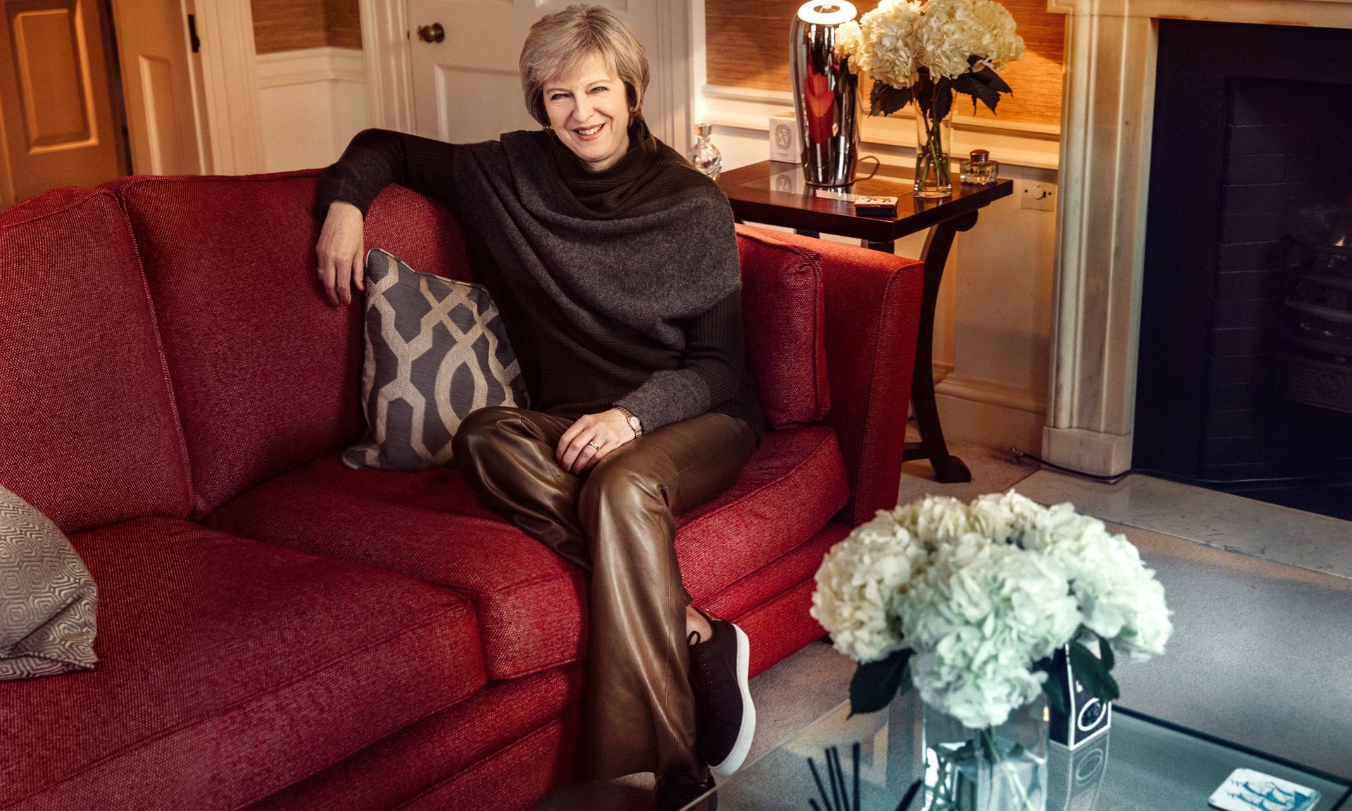 İngiltere'nin gündemi Theresa May'in pantolonu