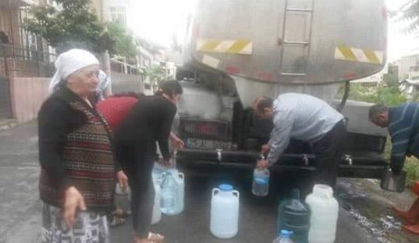 İzmir'de su kesintisi vatandaşları isyan ettirdi