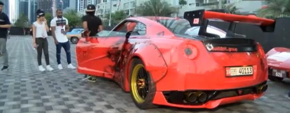 Dubai'de modifiye otomobil festivali