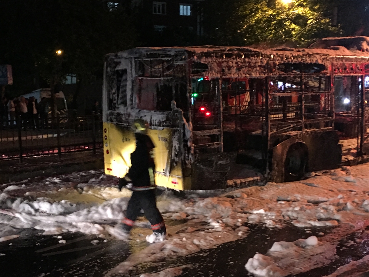 Sultangazi'de yolcu otobüsüne molotoflu saldırı