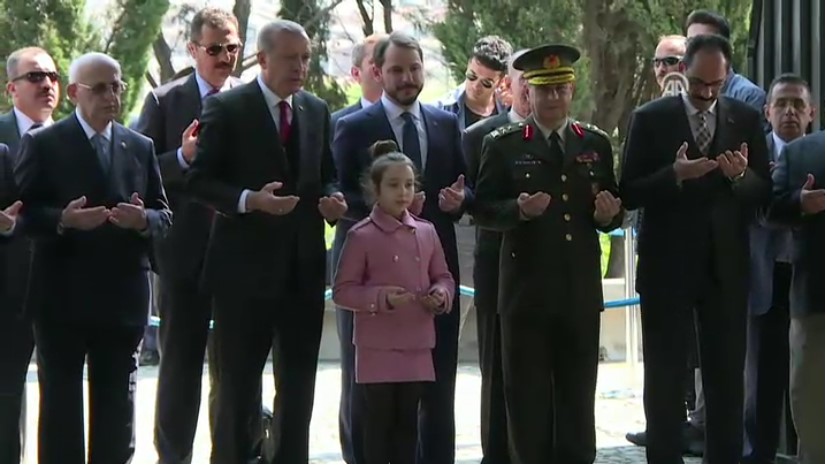 Cumhurbaşkanı Turgut Özal'ın kabrini ziyaret etti