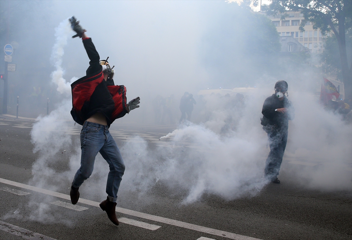 Fransa'da gösteriler devam ediyor