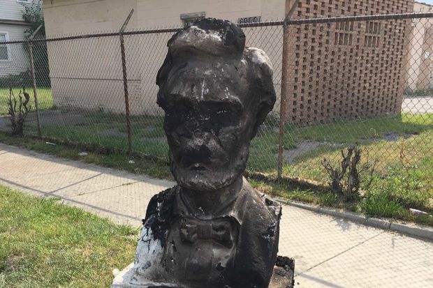 ABD'de Lincoln heykeline saldırı