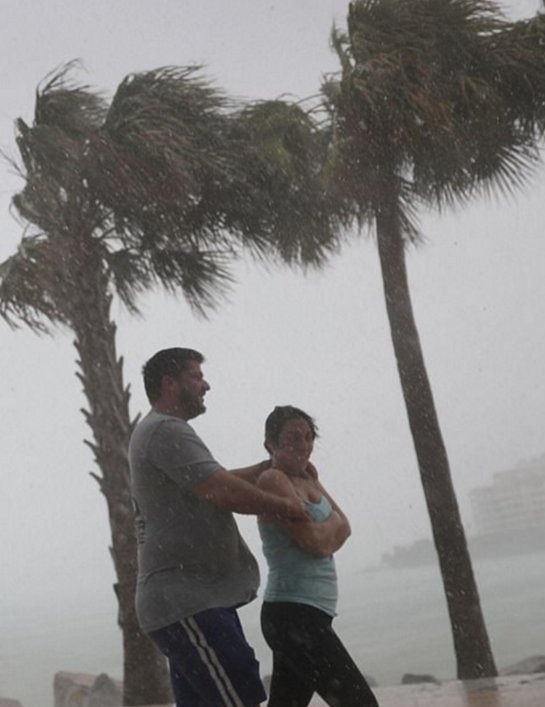 Florida'da 6,3 milyon kişiye tahliye kararı