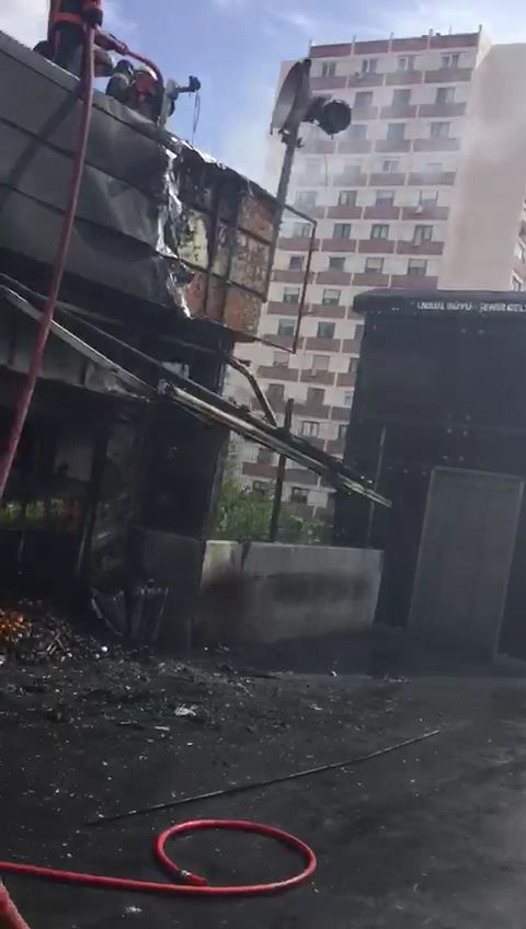 Ataköy Metrosu'nda yangın