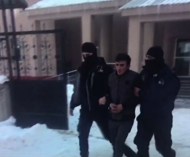 Yüksekova'da çaydanlık bombacısı yakalandı