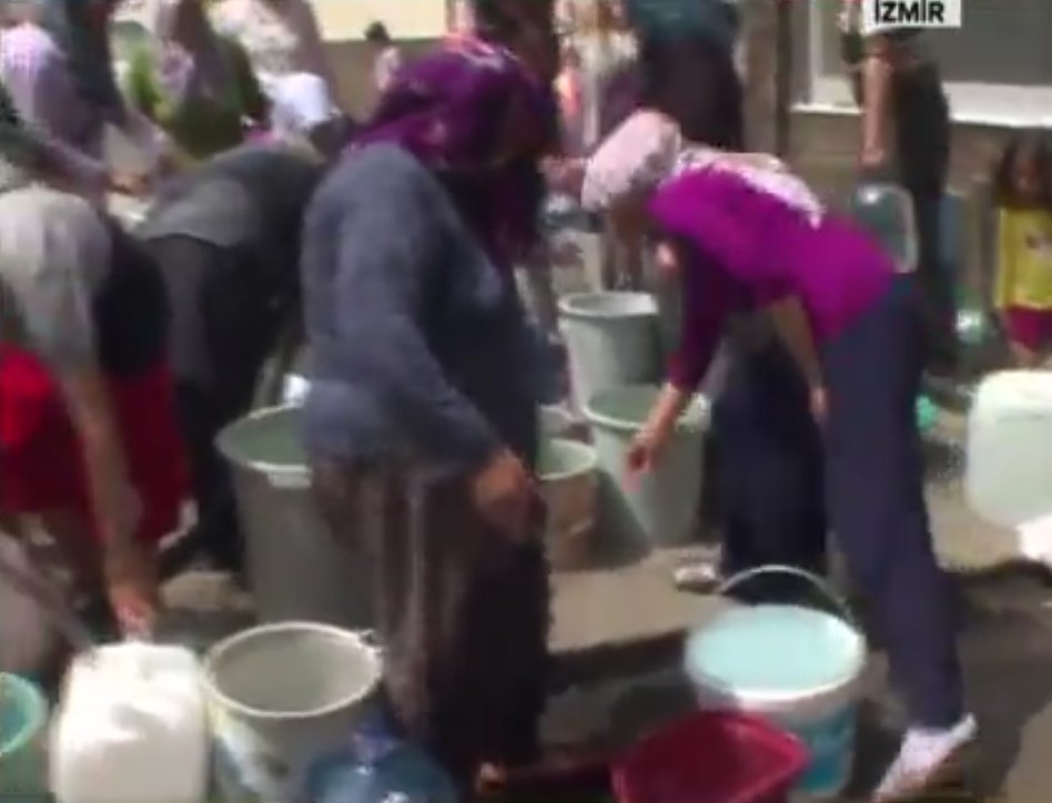 Nutuk dağıtan belediye vatandaşı susuz bıraktı