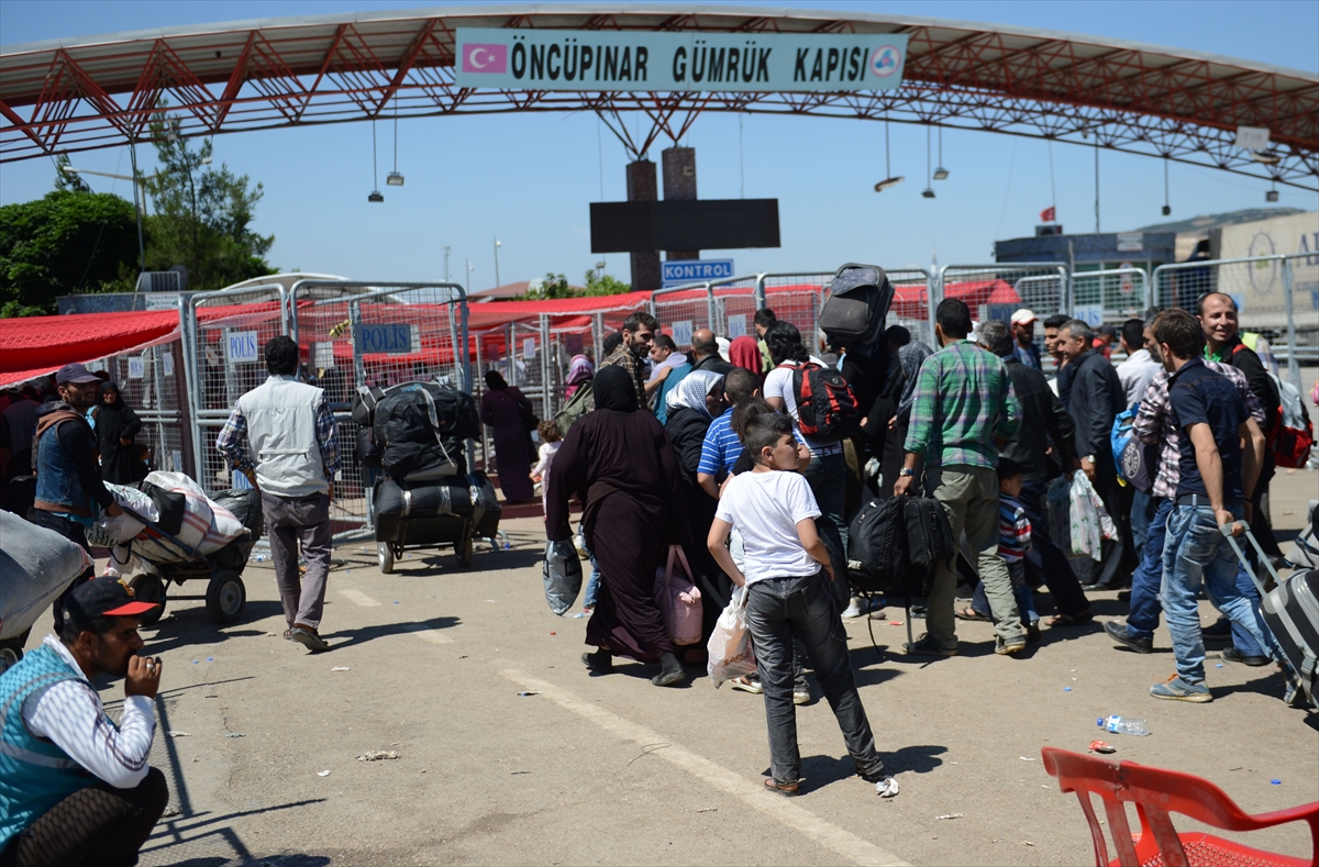 Türkiye'den Suriye'ye geçişler sona erdi