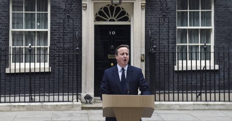 İngiltere Başbakanı Cameron istifa ediyor