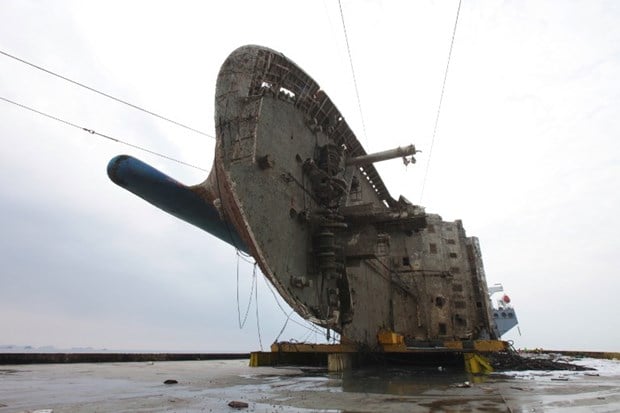 Güney Kore'de 3 yıl önce batan gemi çıkarıldı